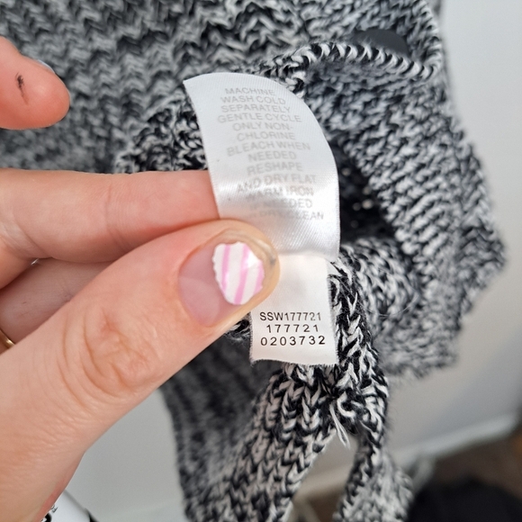 J. Jill Black White Knit Mininalist Old Money Casual 3/4 Sleeve Cardigan Size XS - Picture 6 of 7